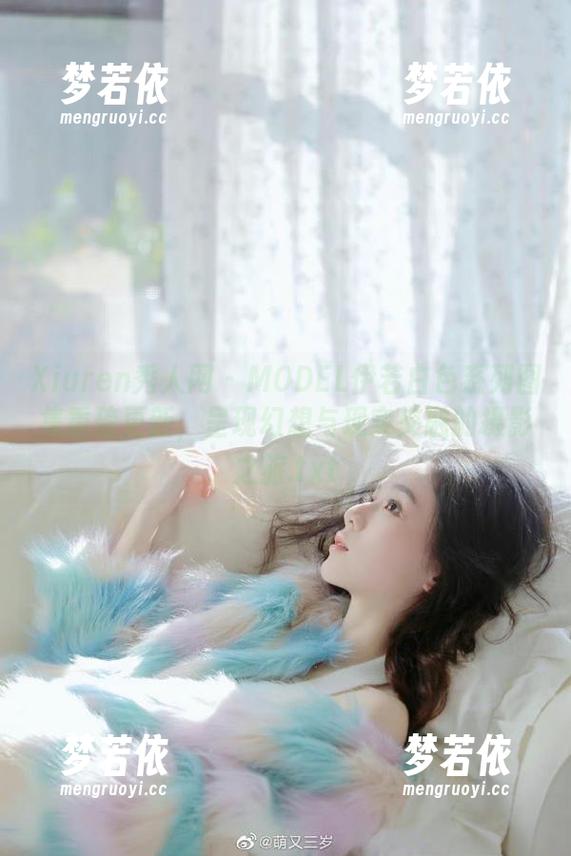 Xiuren秀人网 - MODEL伊若白色系列图集重磅更新，呈现幻想与现实交融的摄影之旅.txt-梦若依