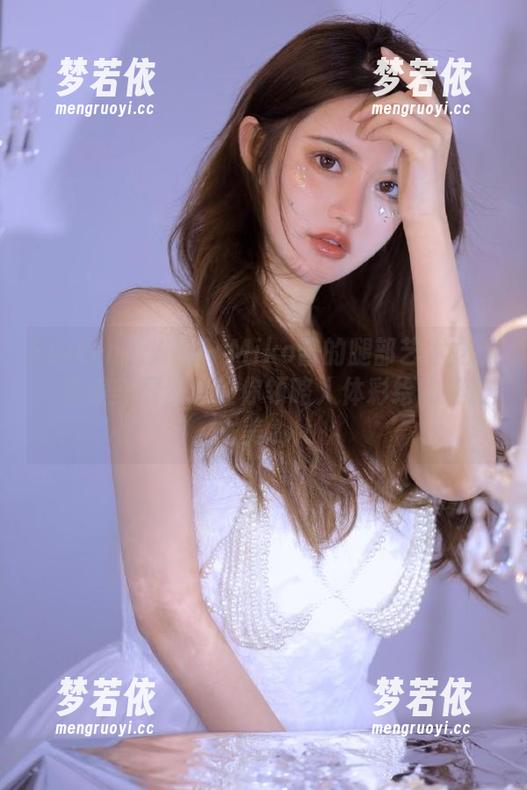 Xiuren秀人网 - Miko酱的腿部艺术之旅：精美美图资源让你领略人体彩绘的极致之美.txt-梦若依