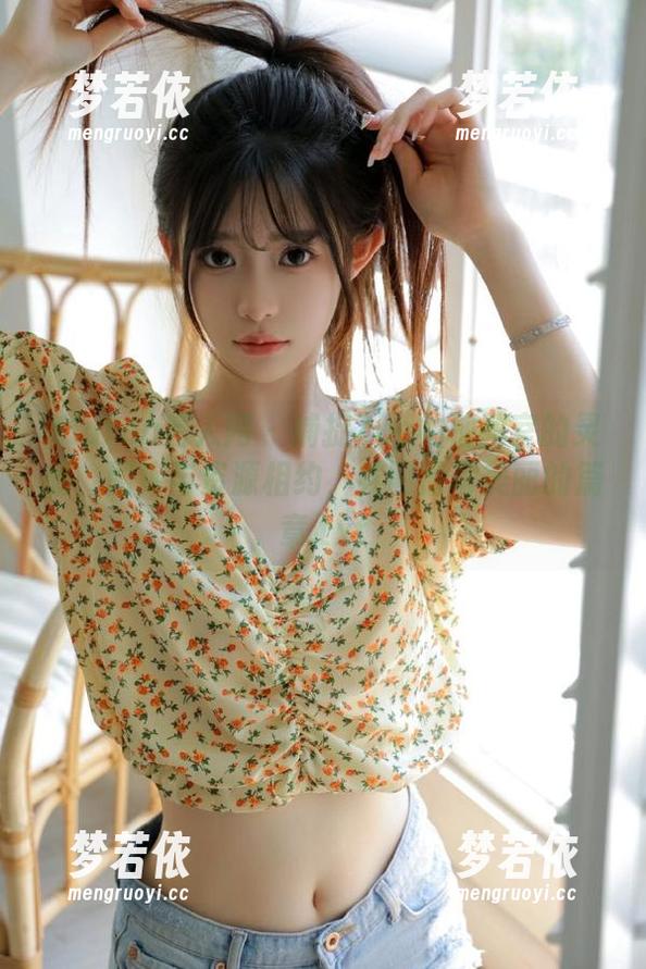 Xiuren秀人网 - 捕捉Zoe柚柚教室的灵感，图库与资源相约，共同谱写美丽的篇章.txt-梦若依