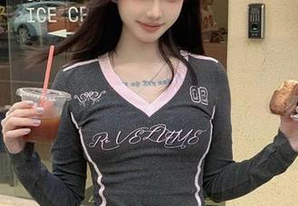Xiuren秀人网 - 全新更新让luvian本能花嫁图包焕发新生，捕捉属于她的每一份美丽瞬间！.txt