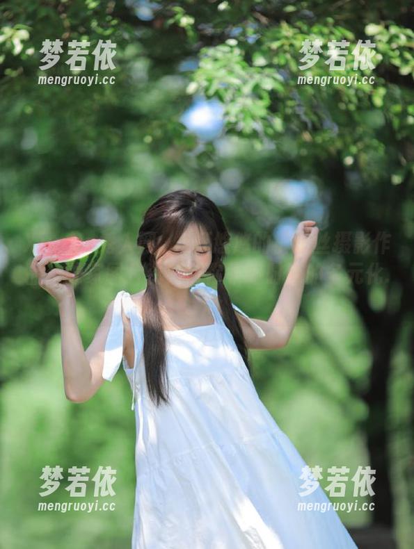 Xiuren秀人网 - z杯悠悠的裤里丝摄影作品：独家图片资源带你领略时尚的多元化.txt-梦若依