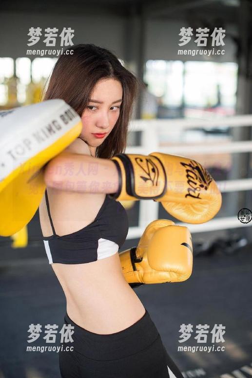 Xiuren秀人网 - 周井空旗袍写真大集合，免费图包等你来拿，美得不要不要的！.txt-梦若依