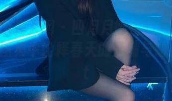 Xiuren秀人网 - 四月月御姐的独特魅力，美图图集中诠释春天的妩媚与动人！.txt