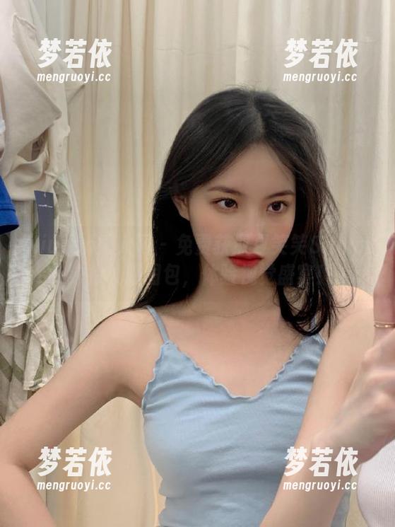 Xiuren秀人网 - 免费获取夏笑笑Summer的独特礼服图包，体验视觉盛宴！.txt-梦若依