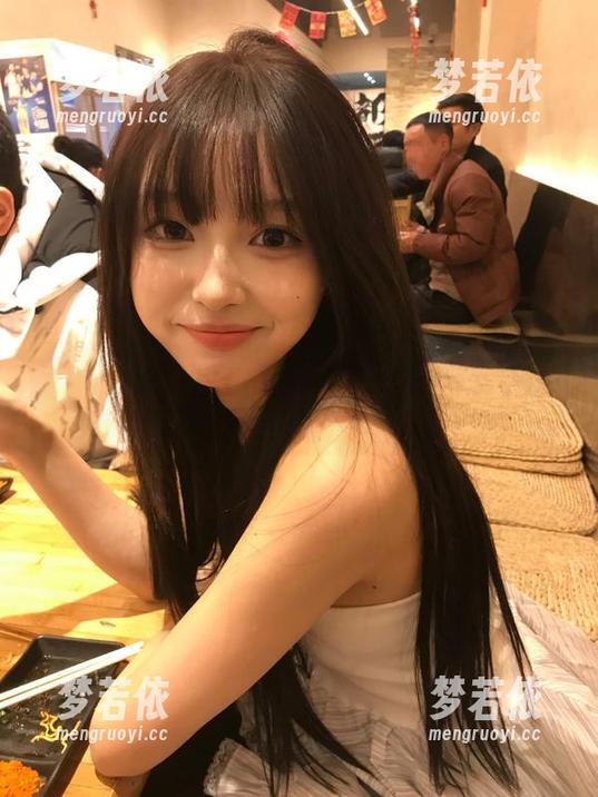 Xiuren秀人网 - 免费获取大美媚京兔女郎图册，绝对颠覆你的审美观念！.txt-梦若依