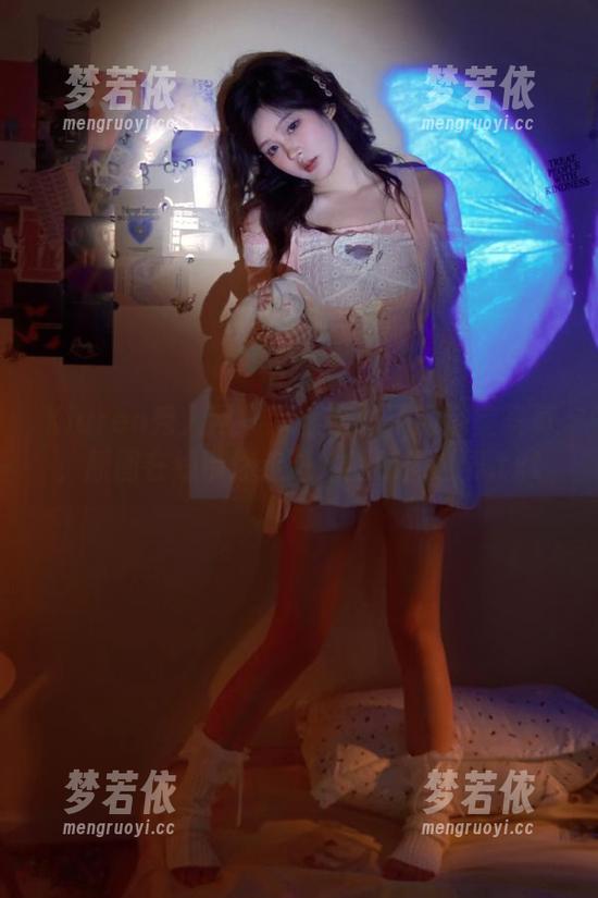 Xiuren秀人网 - 探索奈沐子的浴室写真，原图在线带你走进她的时尚世界.txt-梦若依