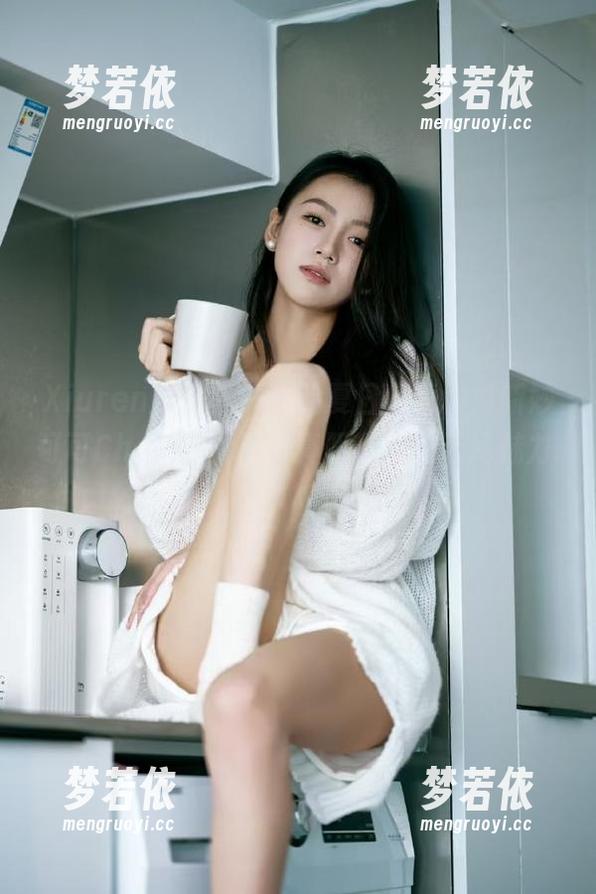 Xiuren秀人网 - 体验夏日乐章，最新妙可可Cheese夏日写真照片展现无尽魅力.txt-梦若依