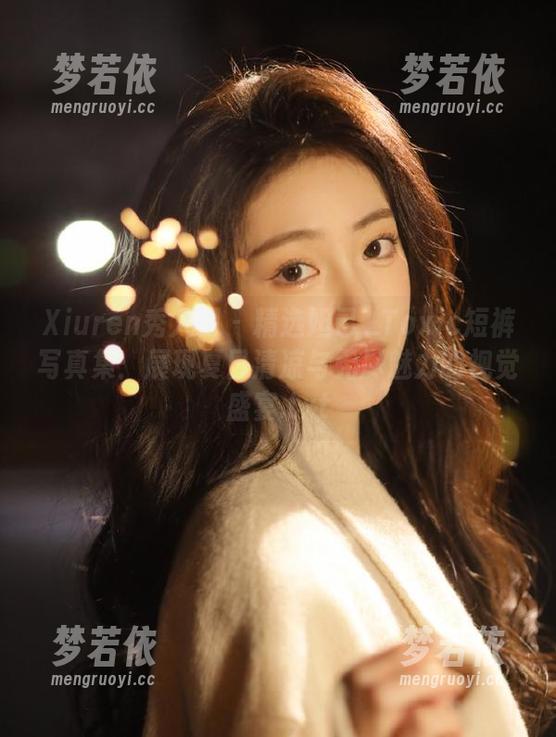 Xiuren秀人网 - 精选妲己_Toxic短裤写真集：展现夏日清凉与无尽魅力的视觉盛宴.txt-梦若依