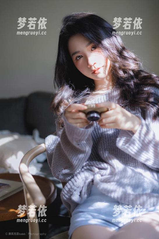 Xiuren秀人网 - 安然anran长腿图集，足以让你怀疑腿是怎么长的：怪不得大家都说她是“腿神”！.txt-梦若依