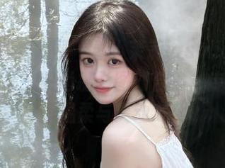 Xiuren秀人网 - 看小茉莉jasmine如何玩转棉袜：时尚摄影图册合集，传递无尽的温柔与灵动.txt