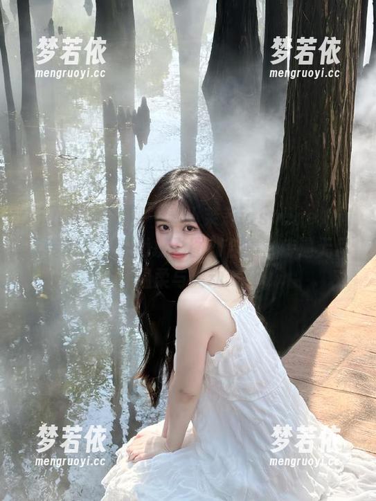 Xiuren秀人网 - 看小茉莉jasmine如何玩转棉袜：时尚摄影图册合集，传递无尽的温柔与灵动.txt-梦若依