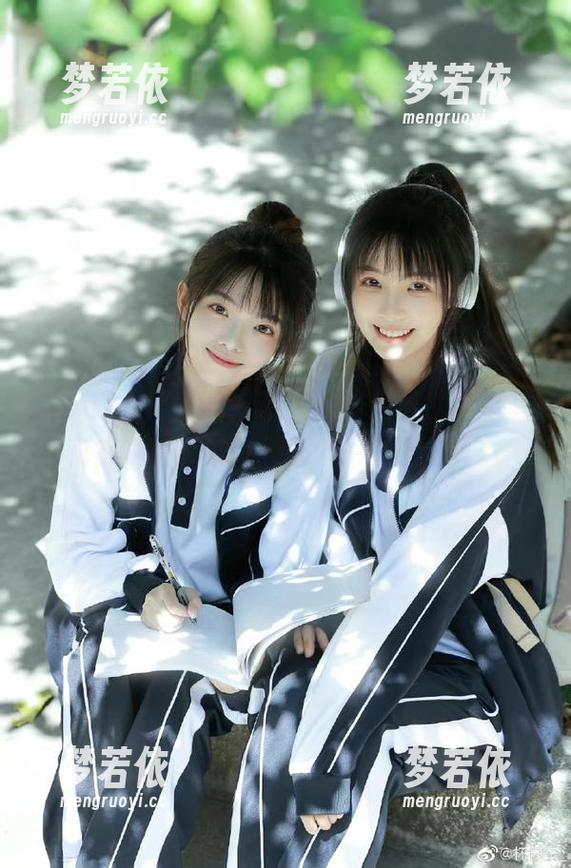 Xiuren秀人网 - 迷人的小逗逗，浴室写真高清原图带你感受不一样的美.txt-梦若依