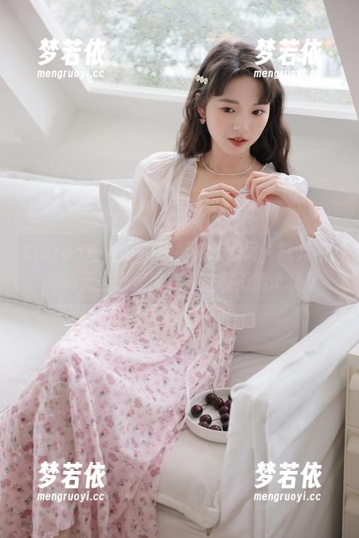 Xiuren秀人网 - 捕捉清纯瞬间，戴允祺zoe无圣光美图让人欲罢不能.txt-梦若依
