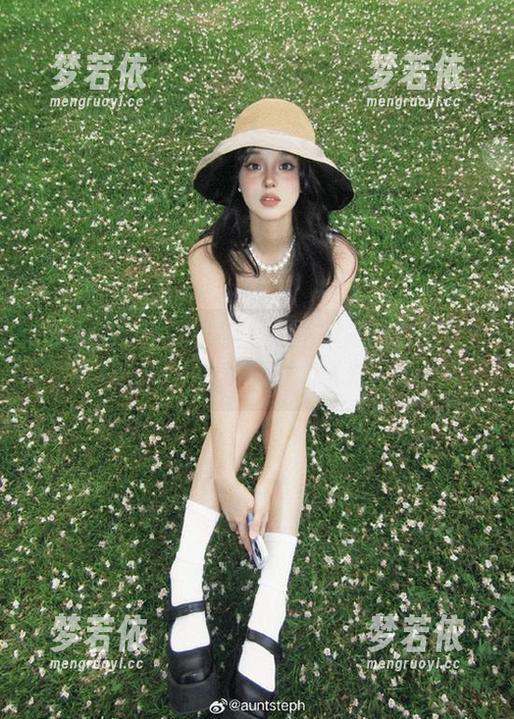 Xiuren秀人网 - 深度解析抖娘利世连体衣图集，全套穿搭秘籍大曝光！.txt-梦若依