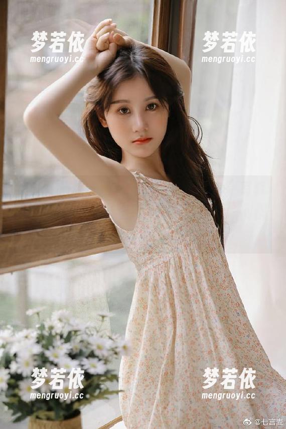 Xiuren秀人网 - “抖娘利世温柔”写真原创精选原图，细致入微的每一个瞬间都令人心动不已。.txt-梦若依