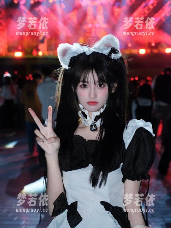 Xiuren秀人网 - 探索“拍黄瓜girl”婚纱图包，绝美瞬间值得一看.txt-梦若依