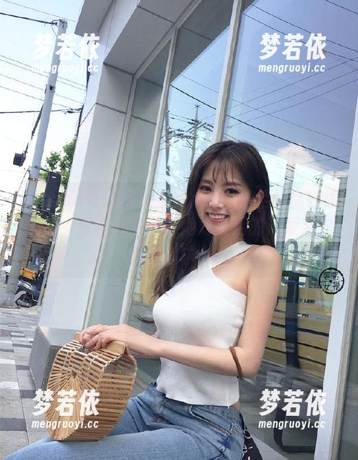 Xiuren秀人网 - 木子nana裸足作品在线合集，透过镜头探索她对生活的热爱与对美的追求.txt-梦若依