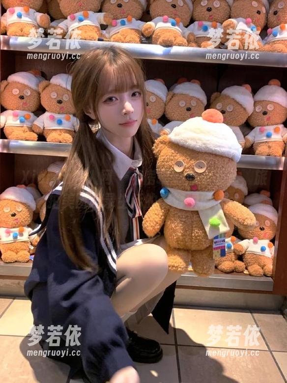 Xiuren秀人网 - 私房摄影师李可儿，旅拍美图记录生活的美好瞬间.txt-梦若依