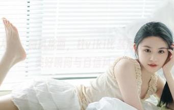 Xiuren秀人网 - 微风拂面，杜viki比基尼原图分享，记录那些美好瞬间与自信风采.txt