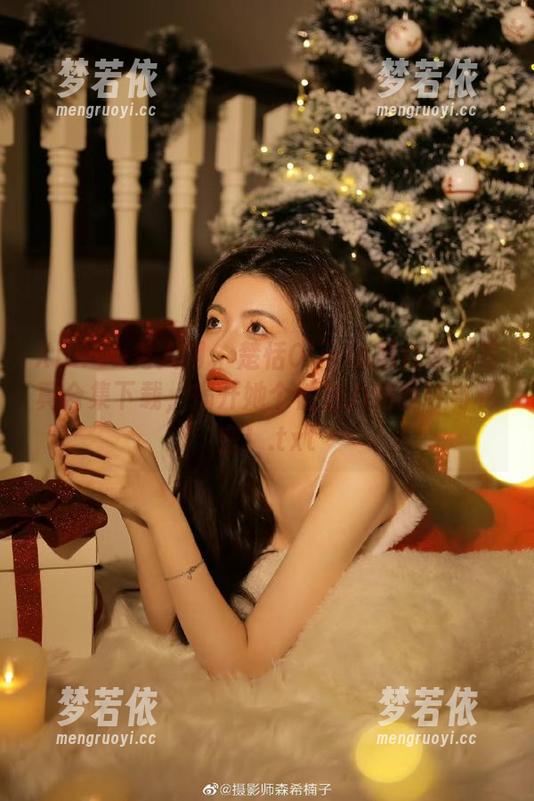 Xiuren秀人网 - 楚恬Olivia黑色系列写真合集下载，揭开她个性魅力的面纱与秘密！.txt-梦若依