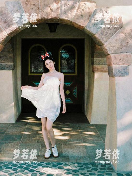 Xiuren秀人网 - 原图下载：王曼柔的剧情写真，探索她神秘之美的每一个细节.txt-梦若依