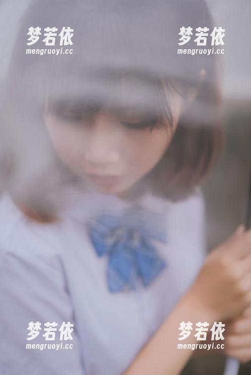 Xiuren秀人网 - 白露小猪居家写真，展现生活美学的绝美原图资源.txt-梦若依