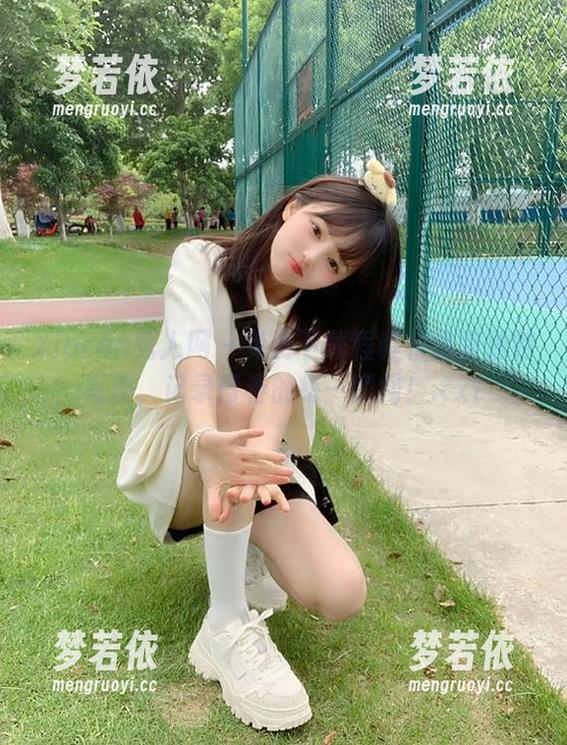 Xiuren秀人网 - 免费下载程程程教室独特写真，记录青春的每一瞬间！.txt-梦若依
