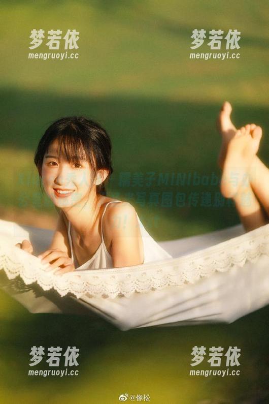 Xiuren秀人网 - 糯美子MINIbabe与办公室的秘密，无圣光写真图包传递别样魅力！.txt-梦若依