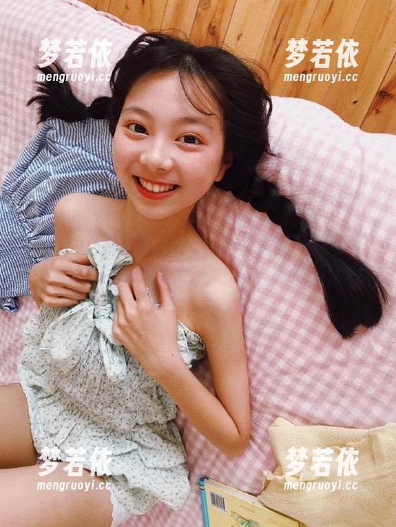 Xiuren秀人网 - 少女心事满满！糯美子Mini的无圣光图包，让你心跳加速.txt-梦若依