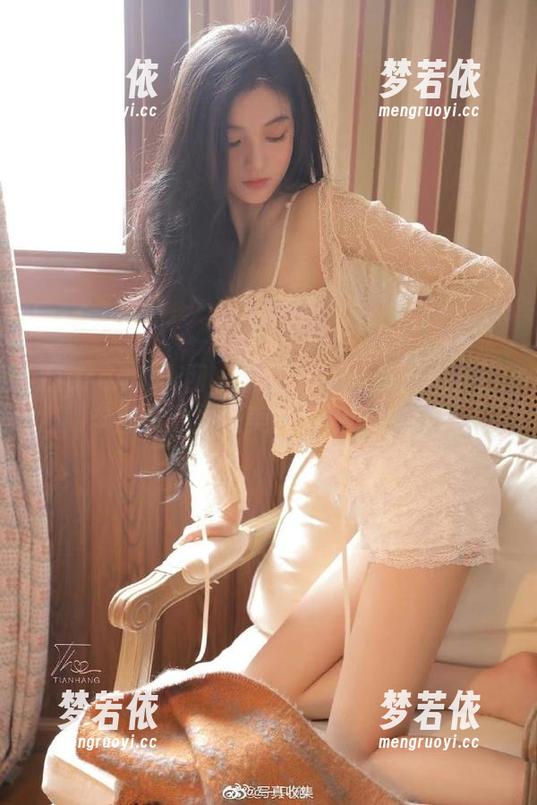 Xiuren秀人网 - 精致草莓zz美腿图库：丰富资源展现美的无限可能.txt-梦若依