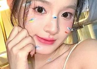 Xiuren秀人网 - 无圣光下，西希白兔黑丝袜套图展现女性的独特韵味.txt