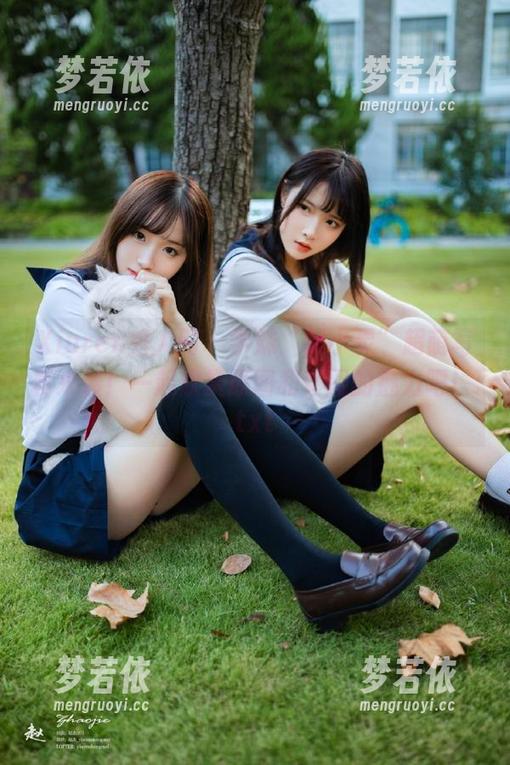 Xiuren秀人网 - 学妹“谭小灵”超萌写真来袭！一起欣赏原图和套图的魅力吧！.txt-梦若依