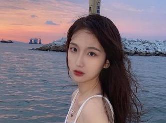 Xiuren秀人网 - 金纯一泳装摄影作品集，惊艳套图资源让你沉醉于夏日海边.txt