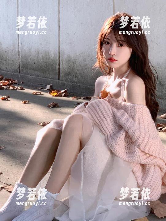 Xiuren秀人网 - 陈怡曼coco美腿写真在线发布，快来一探这女子的绝美美图！.txt-梦若依