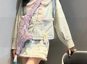 Xiuren秀人网 - 原图分享：风景尤美的油亮作品展现独特摄影视角.txt
