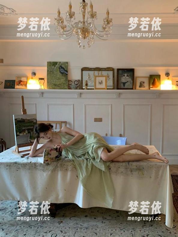 Xiuren秀人网 - 一键下载鱼子酱Fish珠三角旅拍原图，快来看看如何优雅翻滚在风景里！.txt-梦若依