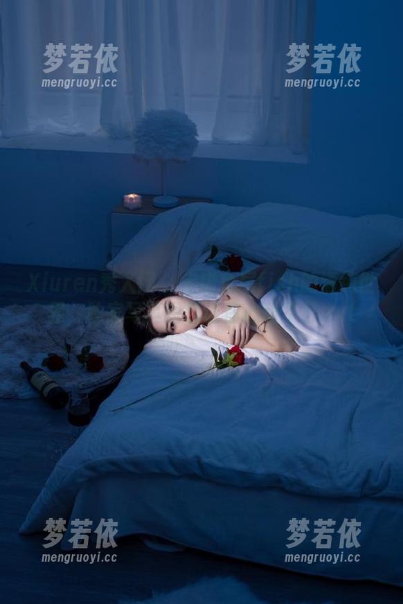 Xiuren秀人网 - 走进鱼尾fish的清纯世界，独家写真图包让你心动不已.txt-梦若依