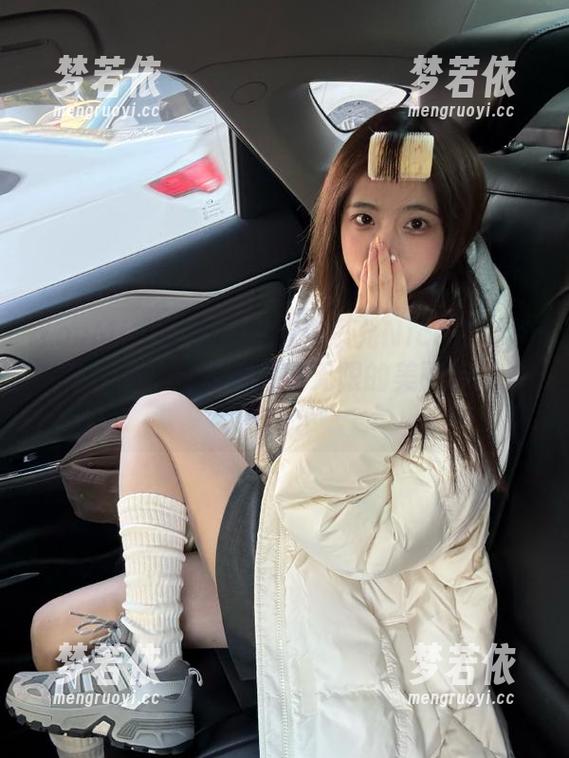 YouMi尤蜜荟 - 高清张思允Nice白衬衫套图，每一帧都散发着无限的美丽与风格.txt-梦若依