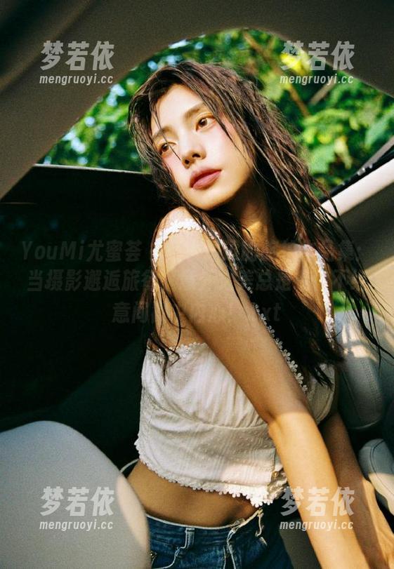 YouMi尤蜜荟 - 是小逗逗的旅拍作品集：当摄影邂逅旅行，意外之美总是在你不经意间戳中内心！.txt-梦若依