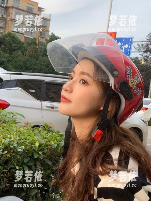 YouMi尤蜜荟 - 朱可儿Flower的天台写真集，美图壁纸陪你度过每一天.txt-梦若依
