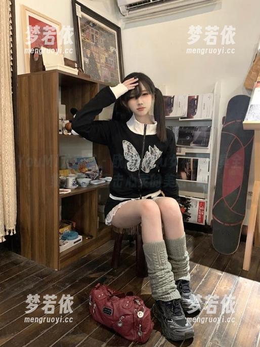 YouMi尤蜜荟 - 欧阳LuLu女神的写真全集，原图直击心灵的美感.txt-梦若依