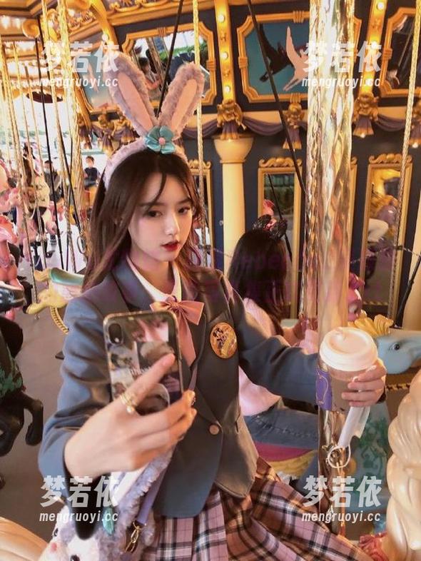 YouWu尤物馆 - 探索Rebecca_吴颖茵的旅拍故事，最新写真集正式更新.txt-梦若依