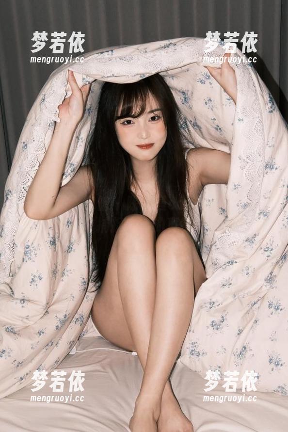 YouWu尤物馆 - 陈怡曼coco旅拍图集：在无圣光中捕捉生活的真实与诗意.txt-梦若依