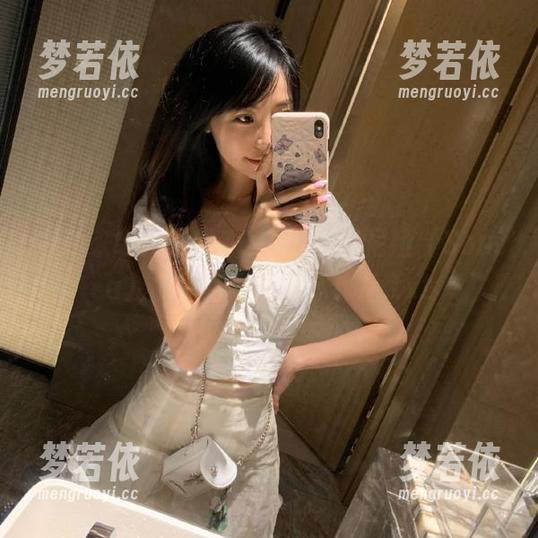 福利来袭！欣赏ZinieQ与索尼娅（Sonia）的独特写真艺术作品.txt-梦若依