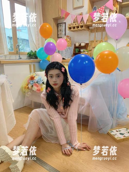 最新ZinieQ职业装照片：时尚与专业完美融合的新系列.txt-梦若依