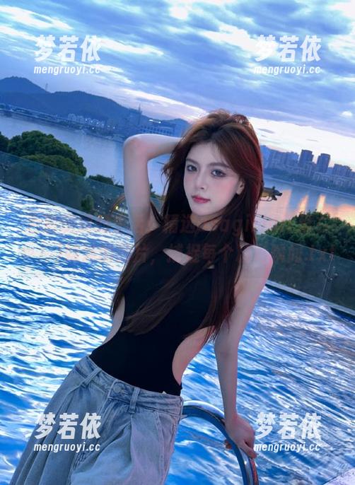 色彩斑斓的生活：精选asagiriai(爱ちゃん)妹妹的图片，捕捉每个精彩瞬间.txt-梦若依