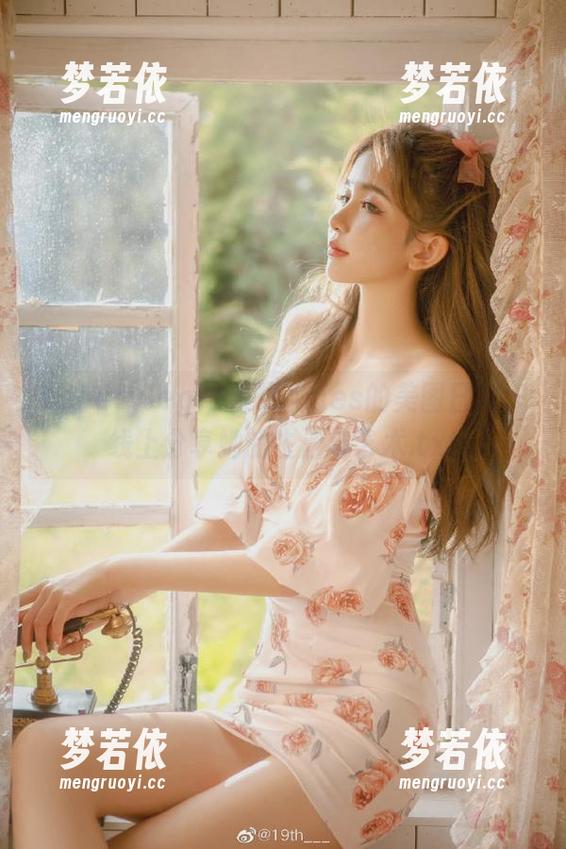 beautyleg - 发现Aries的美图日常：线上分享她的生活与艺术.txt-梦若依