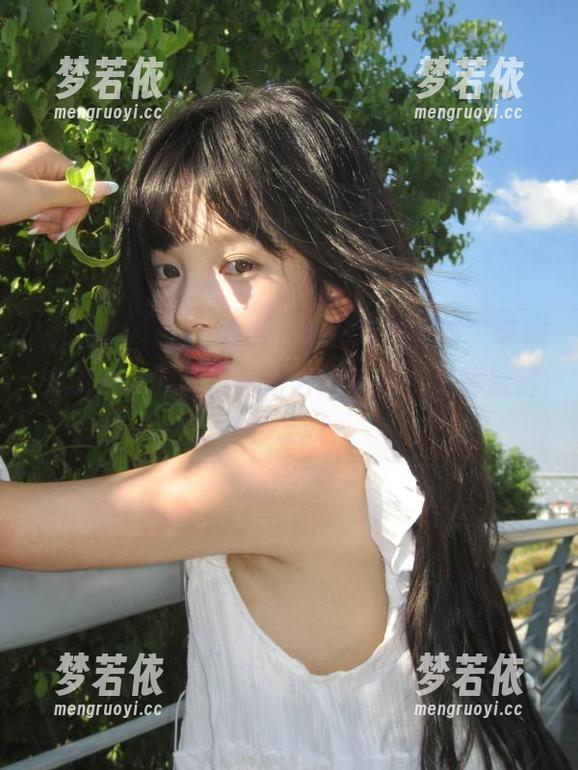beautyleg - Dora女王写真更新，带你走近她的创作灵感与艺术梦想，尽情欣赏！.txt-梦若依