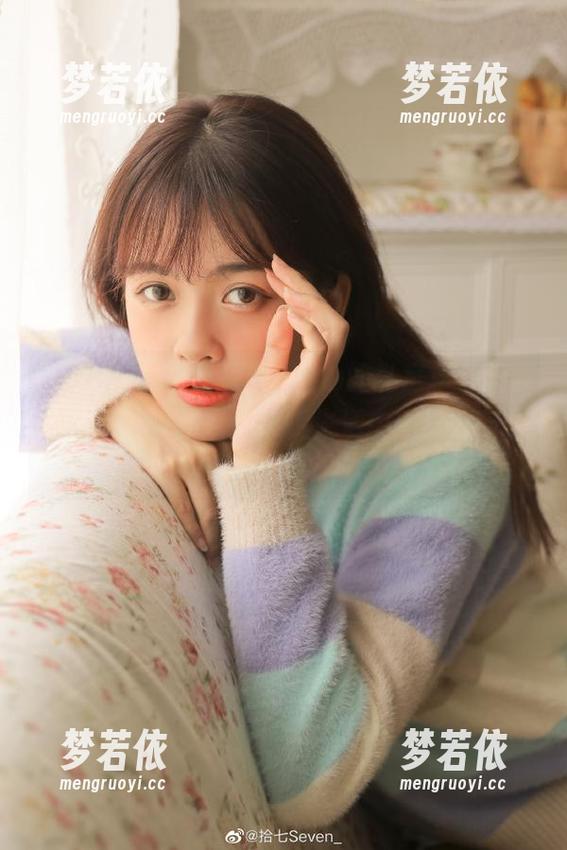 beautyleg - 解锁Lynn的私房粉色图集：她以单纯的色彩捕捉生活中的美好与灵动.txt-梦若依