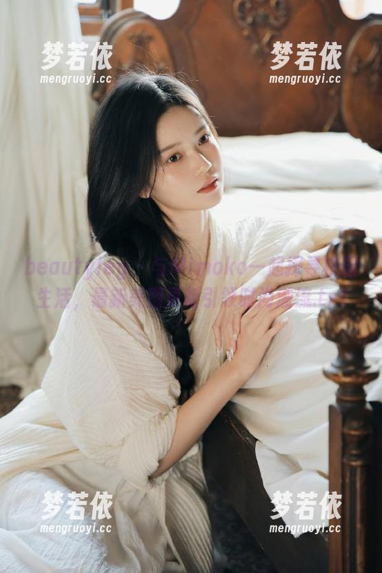 beautyleg - 与Mimoko一起探寻校园生活，最新美图更新引领时尚潮流.txt-梦若依